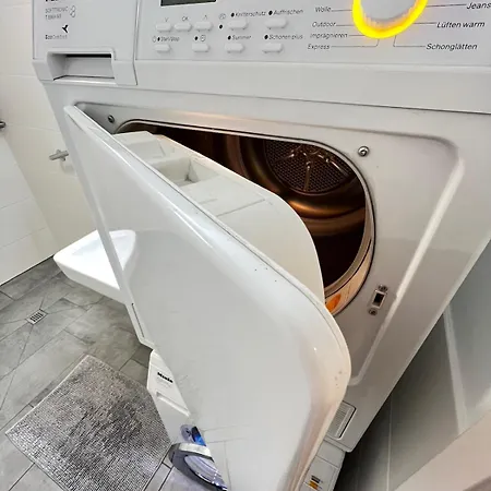 W&d Living Urban White Balcony Parkplatz * 부르그도르프